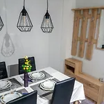 Aweshome - 3 Bedrooms And Free Parking Debrecen