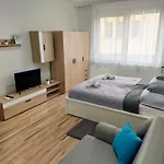 Appartement Aweshome - 3 Bedrooms And Free Parking Debrecen