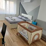 Aweshome - 3 Bedrooms And Free Parking Appartement Debrecen