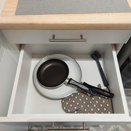 Aweshome - 3 Bedrooms And Free Parking ديبريتْسين