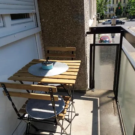 Aweshome - 3 Bedrooms And Free Parking ديبريتْسين