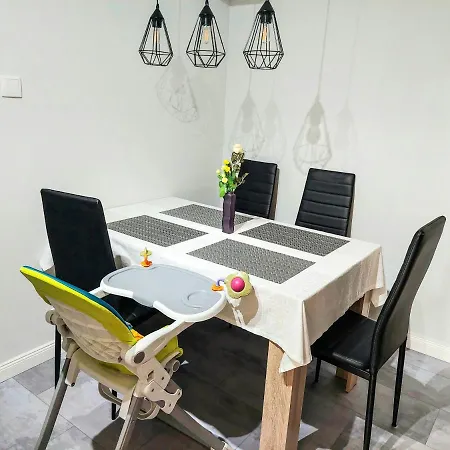 Aweshome - 3 Bedrooms And Free Parking شقة *