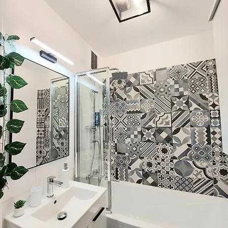 Aweshome - 3 Bedrooms And Free Parking شقة