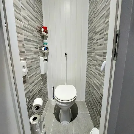 Aweshome - 3 Bedrooms And Free Parking * Debrecen