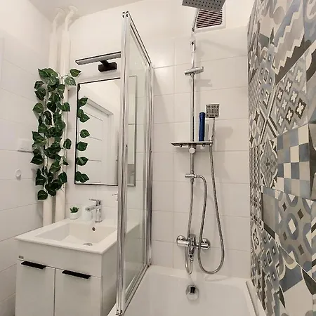 Aweshome - 3 Bedrooms And Free Parking شقة ديبريتْسين