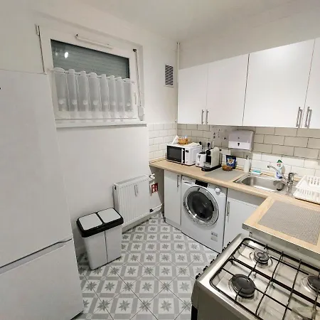 아파트 Aweshome - 3 Bedrooms And Free Parking *