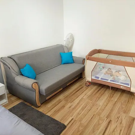 Apartmán Aweshome City Apartment - City Center, 3 Bedrooms, Free Parking, Shopping Malls