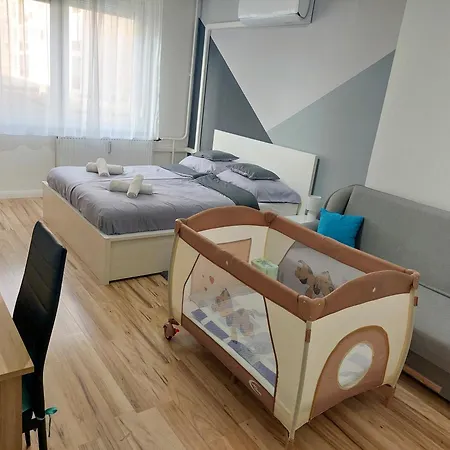 Aweshome - Center, 3 Bedrooms, Free Parking, Shopping Malls Apartman Debrecen