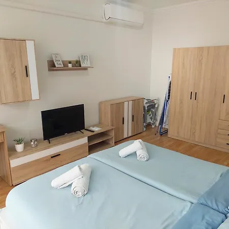 Aweshome - 3 Bedrooms And Free Parking