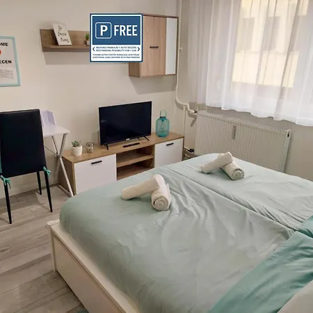 Aweshome - Center, 3 Bedrooms, Free Parking, Shopping Malls Debrecen