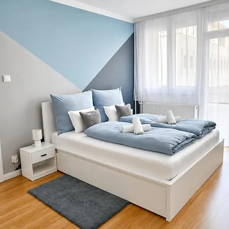 Aweshome - Center, 3 Bedrooms, Free Parking, Shopping Malls Debrecen