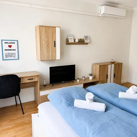 Aweshome - Center, 3 Bedrooms, Free Parking, Shopping Malls Debrecen