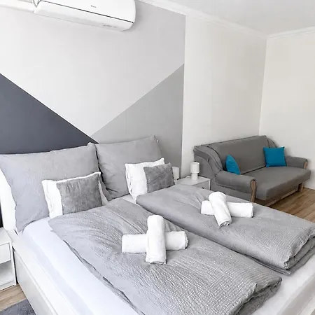 Aweshome - Center, 3 Bedrooms, Free Parking, Shopping Malls Apartman *