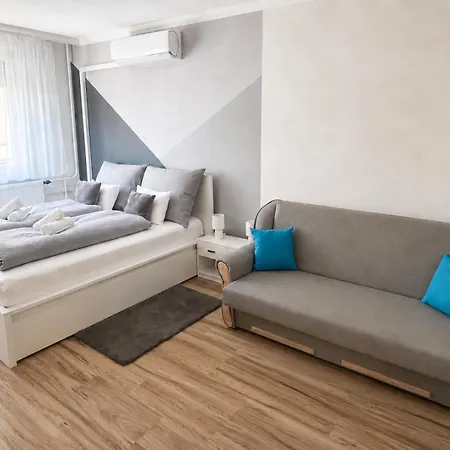 Aweshome - Center, 3 Bedrooms, Free Parking, Shopping Malls Lejlighed Debrecen