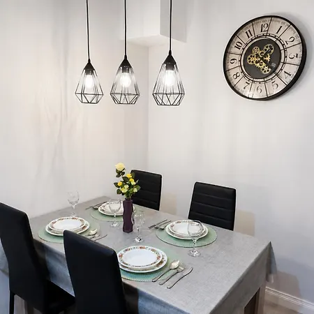 Aweshome - Center, 3 Bedrooms, Free Parking, Shopping Malls Apartman *